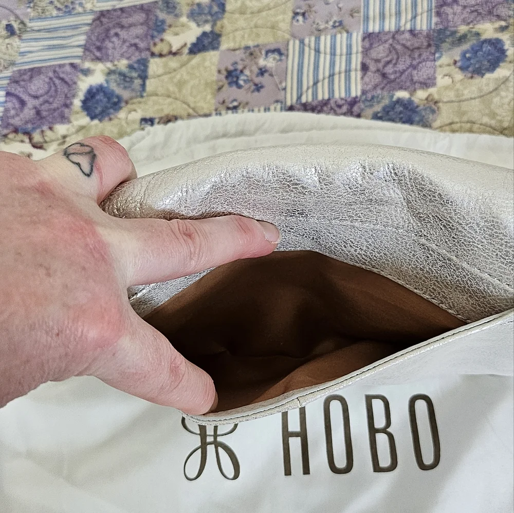 HOBO Jessa NWT in Silver - Picture 4 of 14